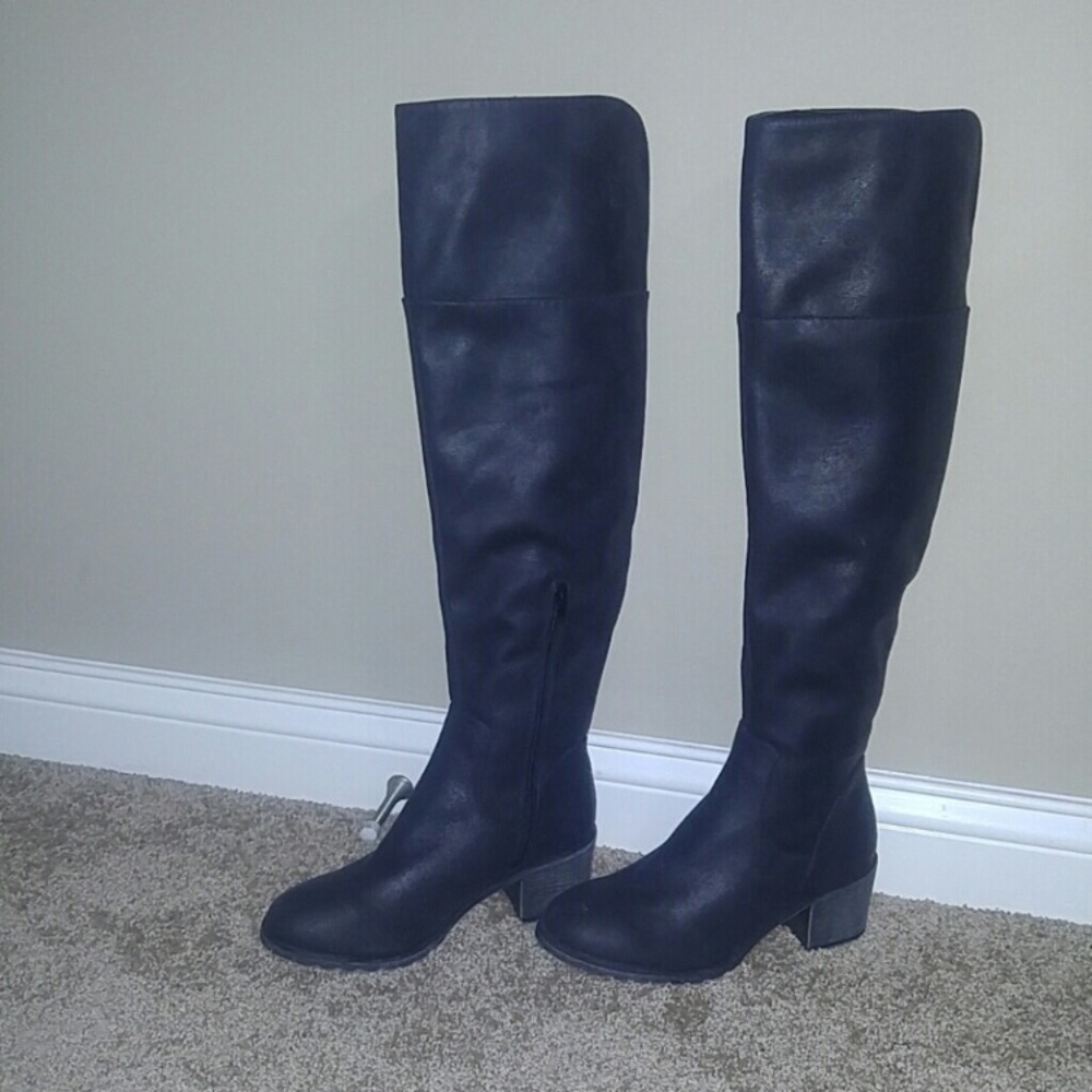 Kohl’s Black knee boots